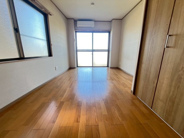 新栄プロパティー北野田Ⅱの寝室