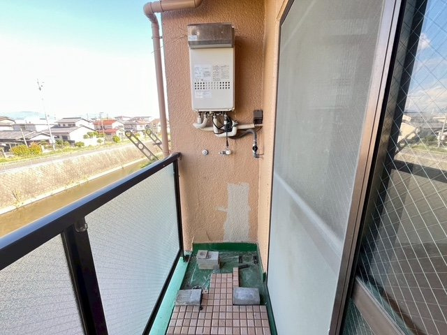 新栄プロパティー北野田Ⅱのバルコニー