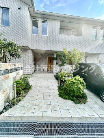 ＥＳＴＲＥＬＬＡ（エストレーラ）のエントランス