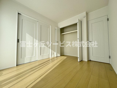 【洋室】 | 静岡市葵区新伝馬3丁目 3期 新築一戸建て B号棟 | 1Fにある洋室です