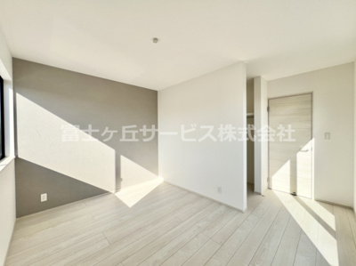 【寝室】 | 沼津市岡宮 新築一戸建て 2号棟 | 7.2帖の寝室です