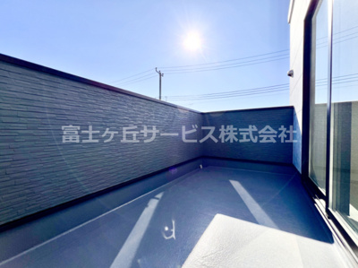 【バルコニー】 | 沼津市岡宮 新築一戸建て 2号棟 | 落ち着いた時間を過ごせるバルコニーです