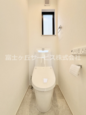 【トイレ】 | 沼津市岡宮 新築一戸建て 2号棟 | 2Fのトイレです