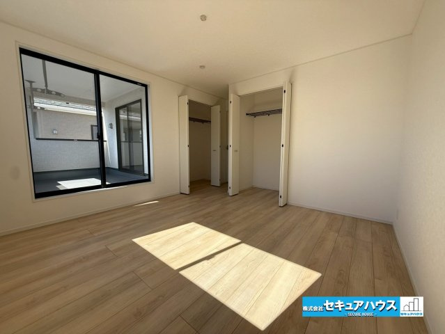 豊明市沓掛町川部 全3棟の洋室|【洋室】
◆お子様のお部屋や主寝室、来客時の宿泊室、趣味のお部屋としてもご利用いただけます♪