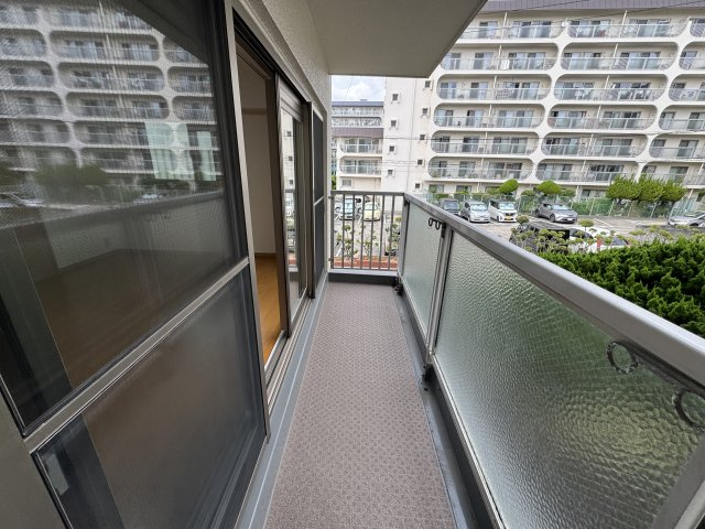 メゾンドール千里泉ヶ丘参号館のバルコニー