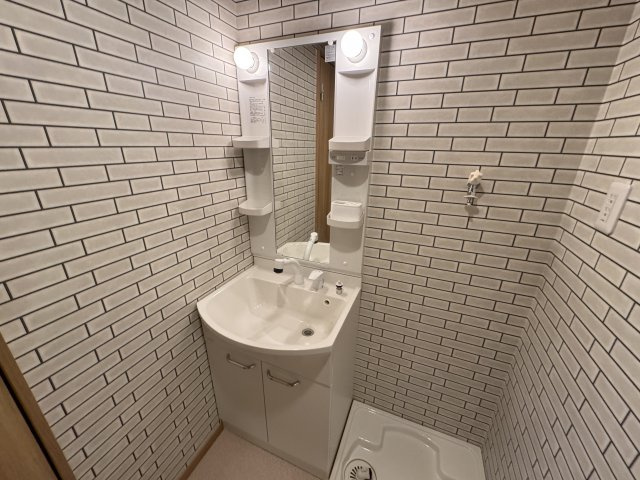 メゾンドール千里泉ヶ丘参号館の独立洗面台