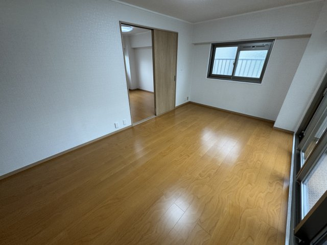 メゾンドール千里泉ヶ丘参号館の居間・リビング