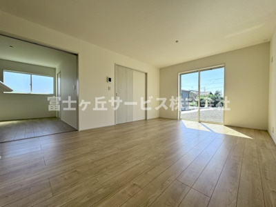 【居間・リビング】 | 焼津市高新田 新築一戸建て 1号棟 | リビングです