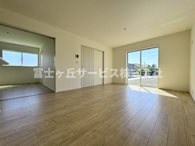 【居間・リビング】 | 焼津市高新田 新築一戸建て 1号棟 | リビングです