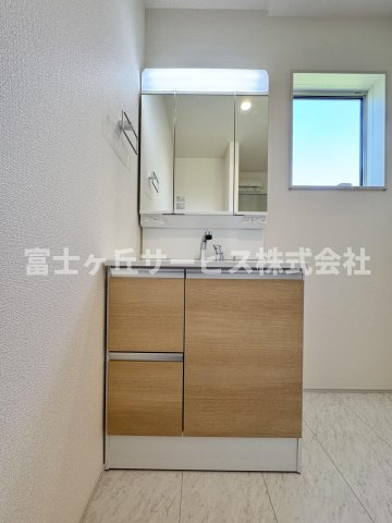 【独立洗面台】 | 焼津市高新田 新築一戸建て 1号棟 | 朝の身支度に便利な独立洗面台です