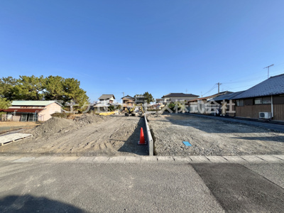 【外観】 | 焼津市高新田 新築一戸建て 1号棟 | 現在建築中の外観画像です。ご内覧は同じメーカーの完成物件へご案内いたしますので、いつでもご相談ください！
