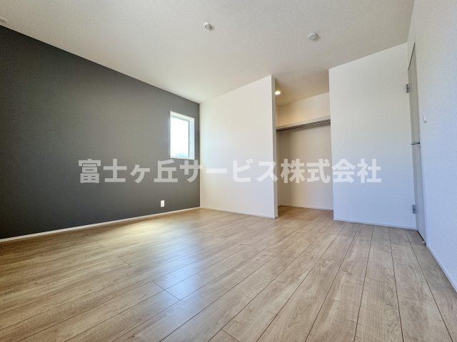 【寝室】 | 焼津市高新田 新築一戸建て 1号棟 | 落ち着いて過ごせる寝室です