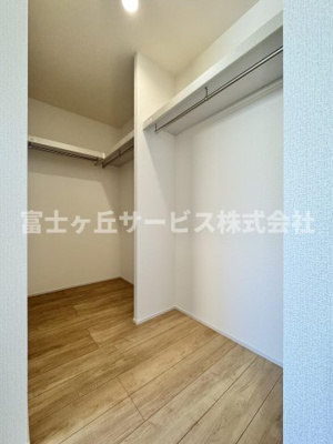 【収納】 | 焼津市高新田 新築一戸建て 1号棟 | 収納豊富なウォークインクローゼット