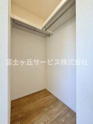 【収納】 | 焼津市高新田 新築一戸建て 1号棟 | 収納豊富なウォークインクローゼット