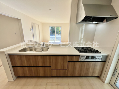 【キッチン】 | 牧之原市細江 7期 新築一戸建て 2号棟 | きれいなキッチンです