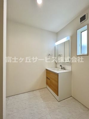 【洗面所】 | 牧之原市細江 7期 新築一戸建て 2号棟 | 広い洗面スペース