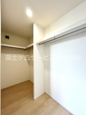【収納】 | 牧之原市細江 7期 新築一戸建て 2号棟 | 主寝室のウォークインクローゼット