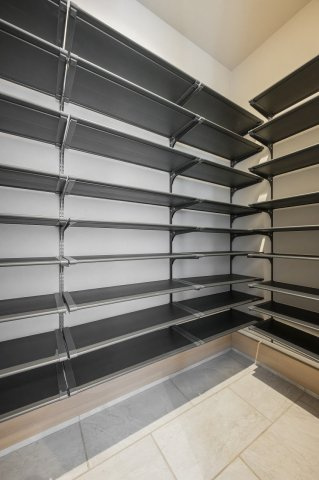 新築分譲［ミラクラス牛久保東］の収納|シューズクローク（２０２５年１０月１７日撮影）