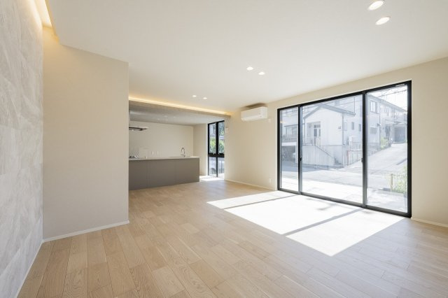 新築分譲［ミラクラス牛久保東］の居間・リビング|21.0帖ＬＤＫ（２０２５年１０月１７日撮影）