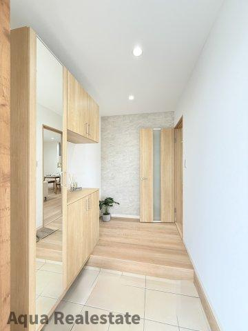 丸亀市飯山町川原の新築一戸建の玄関|シンプルで使いやすい玄関です