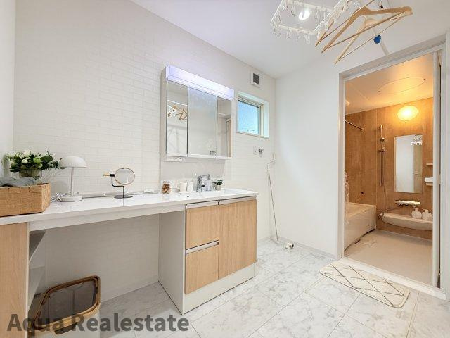 丸亀市飯山町川原の新築一戸建の洗面所|コンパクトで使いやすい洗面所