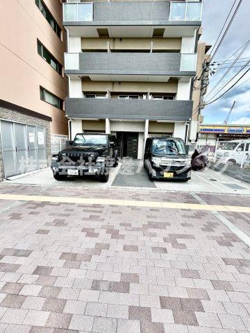 V-ランコルトル吹田の駐車場