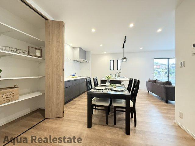 丸亀市飯山町川原の新築一戸建のダイニング