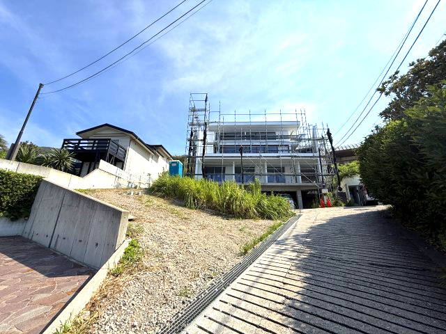 海一望！海岸線を見下ろす　富士山を臨むロケーションの前面道路含む現地写真|前面道路