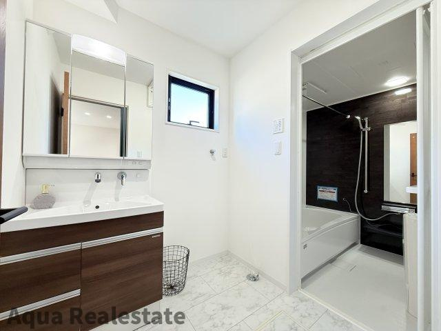 高松市国分寺町新居の新築一戸建の独立洗面台|独立洗面化粧台付き