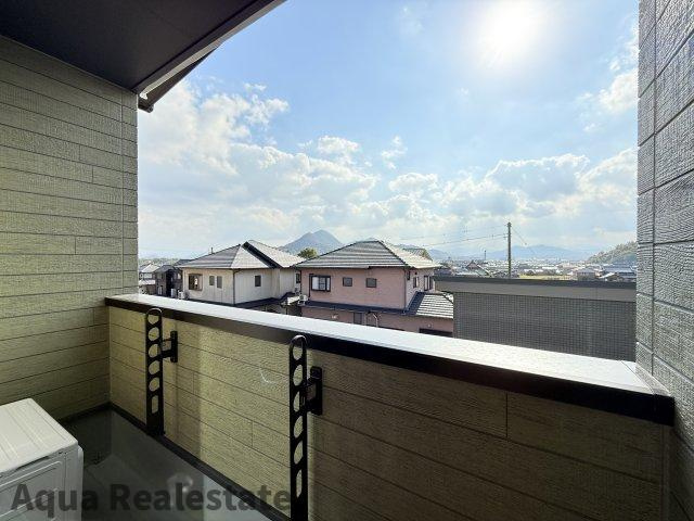 高松市国分寺町新居の新築一戸建のバルコニー|お洗濯にも便利なバルコニー付き