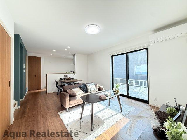 高松市国分寺町新居の新築一戸建の居間・リビング|おしゃれな居間です