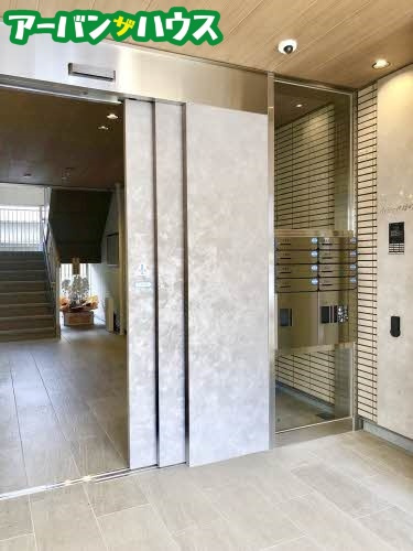 Ａｒｉｅｓ伊福町のエントランス