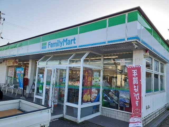カーサ・フィオーレＮ棟の周辺|ファミリーマート富山八尾町店まで500m