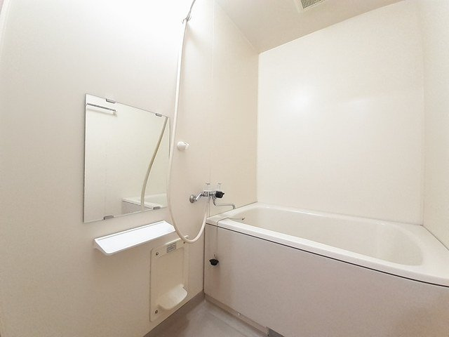 カーサ・フィオーレＮ棟の浴室|コンパクトで使いやすいお風呂です