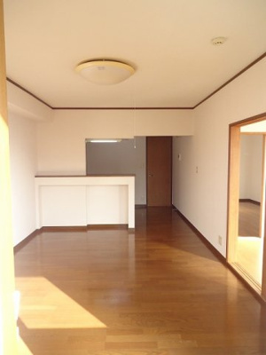 【居間・リビング】 | ロイヤルパレス村松ⅡＡ