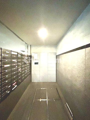 【設備】 | センチュリーハイツ亀有 | 【宅配ボックス】在宅時・不在時に関わらず、居住者の代わりに非対面で宅配物を受け取ってくれる便利な設備です。わかりやすくご説明致しますので見学時にはお部屋だけではなく共用部分もぜひチェックしてください。