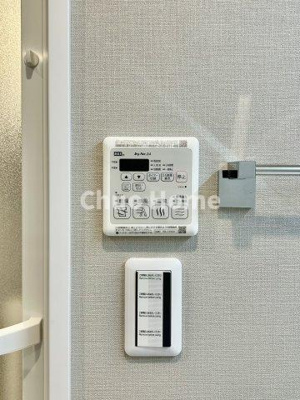 【内装】 | センチュリーハイツ亀有 | 【浴室乾燥機】暖房・冷風・換気・乾燥が可能です。毎日を快適に過ごせるうれしい機能が揃っています。雨の日の洗濯物も安心です。