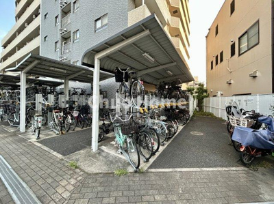 【駐輪場】 | センチュリーハイツ亀有 | 【自転車置き場】最新の空き状況や費用などの詳細は担当スタッフまでお問い合わせください。