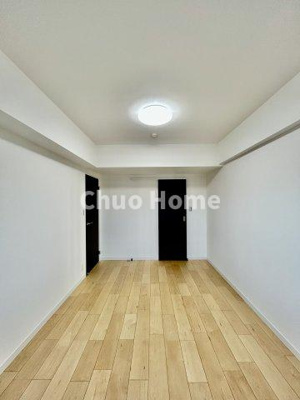 【寝室】 | センチュリーハイツ亀有 | 【寝室】心と体をゆったりと安らげる主寝室。寝室のゆとりが大きい分だけ、暮らしの安らぎは深まります。一日の疲れを癒すだけでなく、ご夫婦の親密な語らいを紡ぎ出します