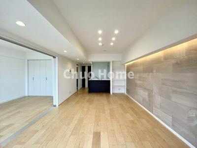 【居間・リビング】 | センチュリーハイツ亀有 | 【居間・リビング】「ＬＤＫは家族団らんをデザイン」広いＬＤＫでは家族が集まり一緒の時間を過ごせる工夫がされております。何気ない一日の当たり前のひとコマがいつか一生の宝物になります