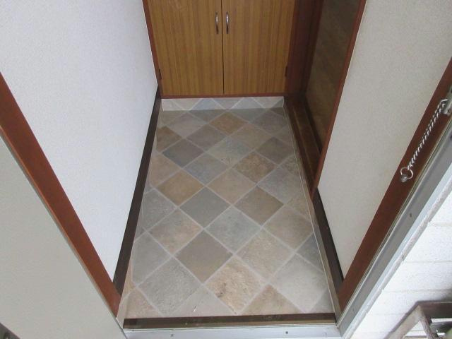 コーポサンシャインの玄関