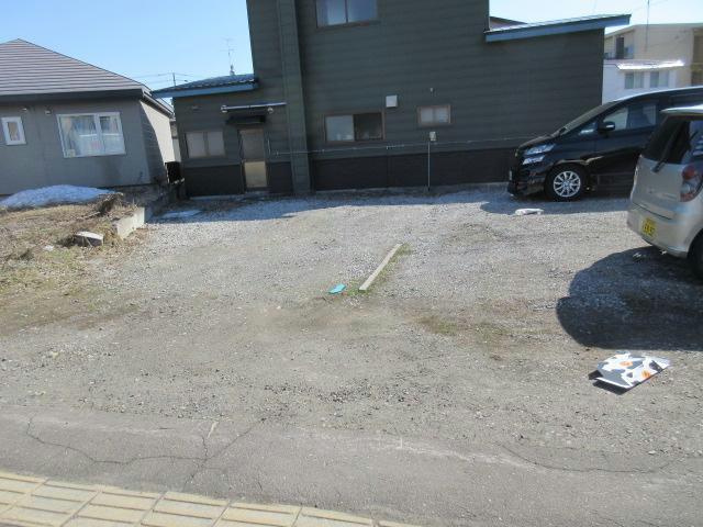 イーストエイトの駐車場