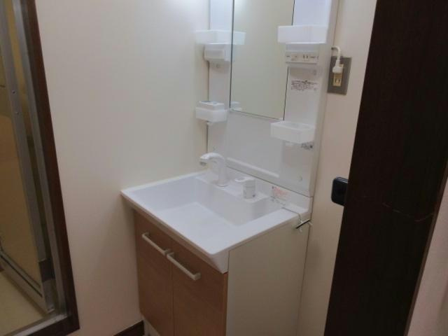 ラミアールイズミの洗面所