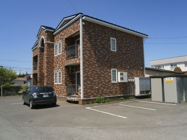 グッドラックの駐車場