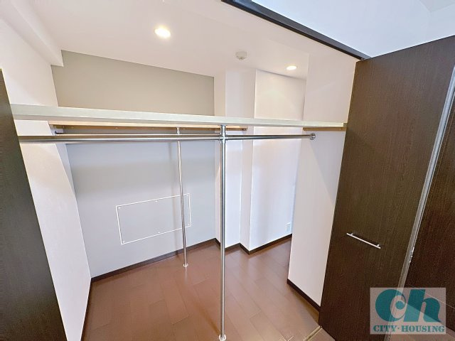 クレストフォルム東京リバーコースト 611号室の収納