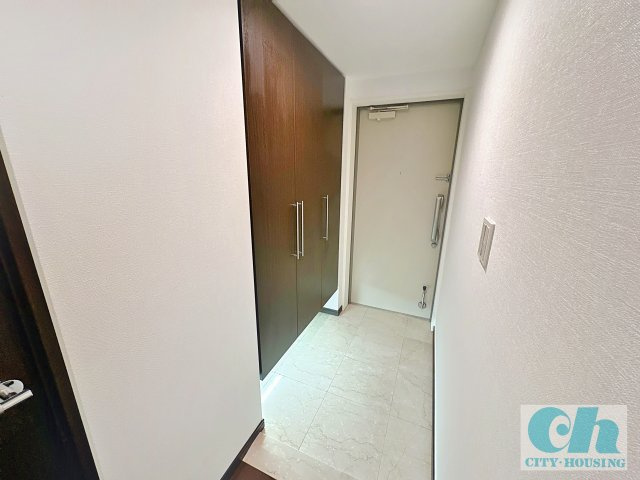 クレストフォルム東京リバーコースト 611号室の玄関
