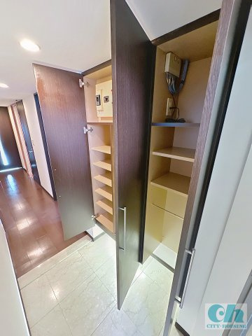 クレストフォルム東京リバーコースト 611号室の収納
