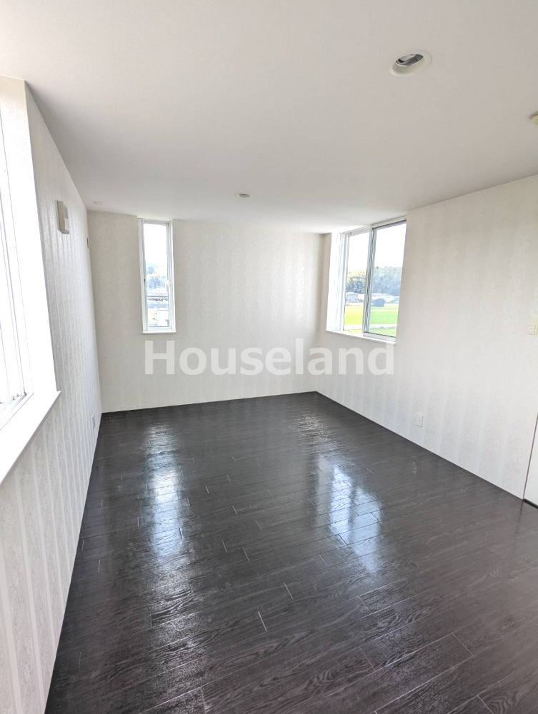 桑山利宮の寝室