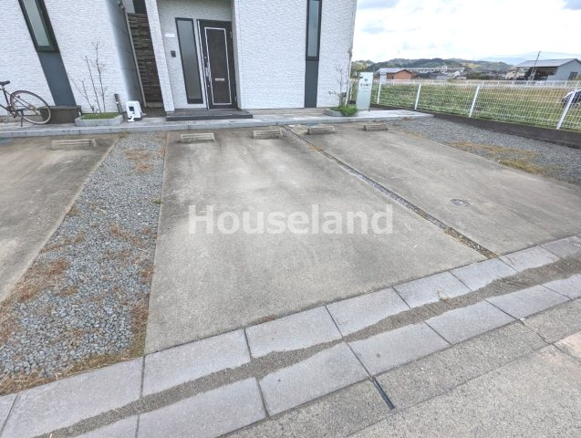 桑山利宮の駐車場