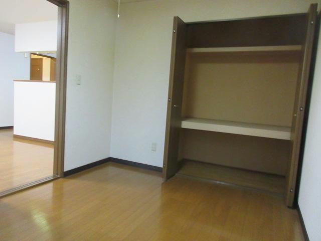 プルミエール318の居間・リビング